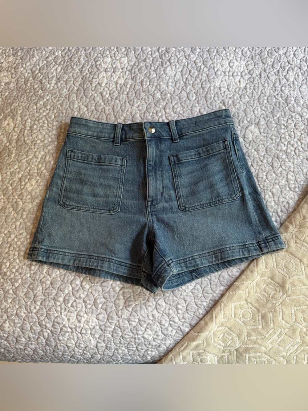 Madewell Blue Patch-Pocket Emmett Denim Shorts. Size 28.